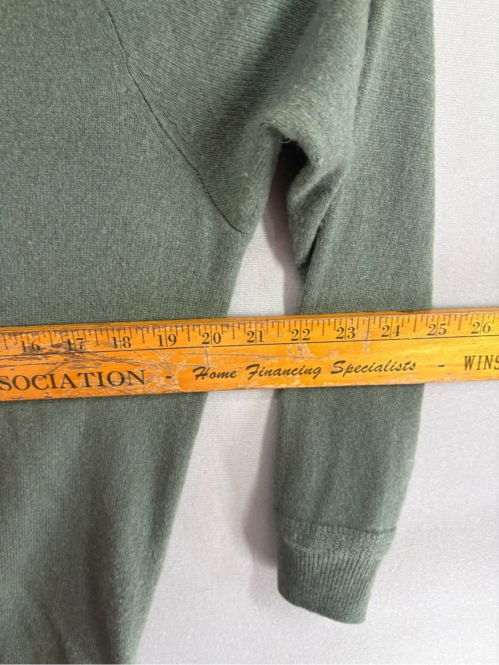 J. Crew 100% Cashmere Crewneck Green Sweater Size Medium Designer Preppy